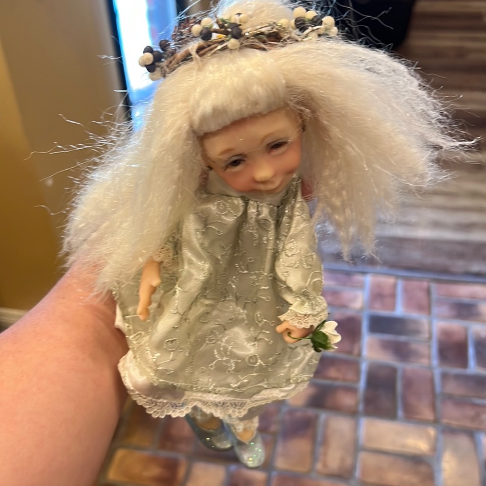 Jacqueline Kent collection doll Named Peace on Earth